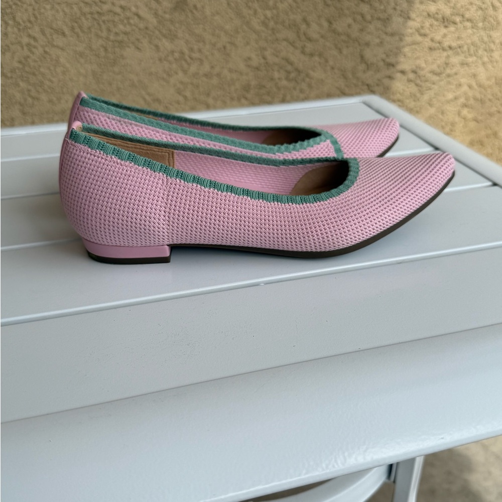 Vionic Pink and Green Women's Flats pointy toe size 6